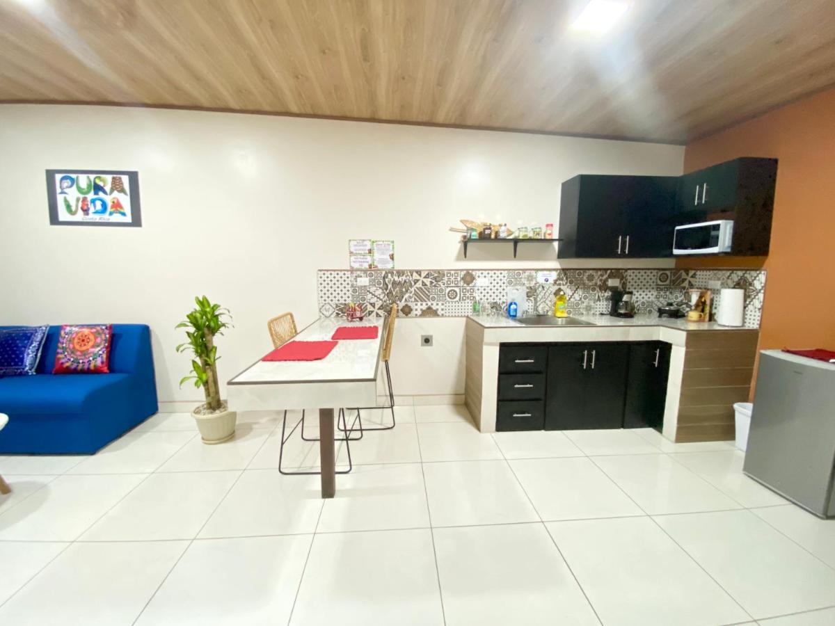 Pura Vida Apartment. 5 Min From Airport Alajuela Luaran gambar