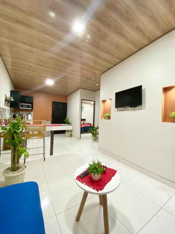 Pura Vida Apartment. 5 Min From Airport Alajuela Luaran gambar