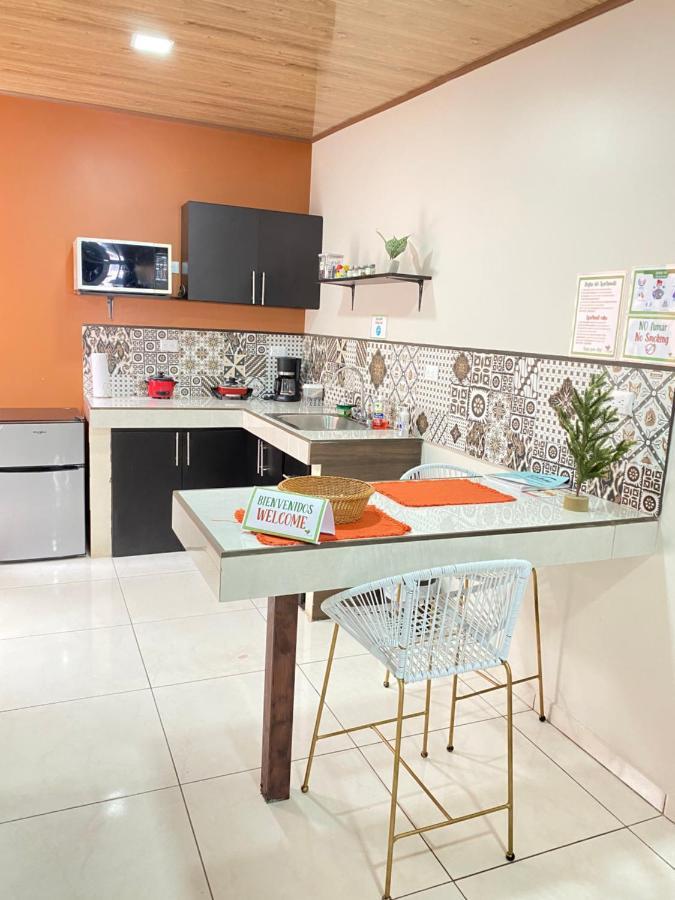 Pura Vida Apartment. 5 Min From Airport Alajuela Luaran gambar